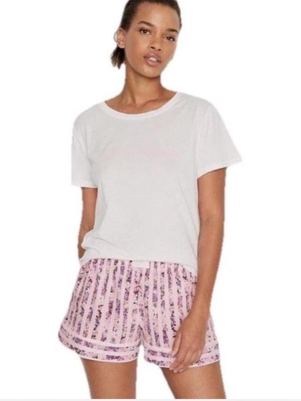 Victoria's Secret White Logo Tee & Pink Purple Floral Stripe Shorts
PJ Set Large